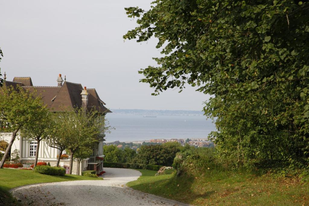 Manoir De Benerville Deauville Exterior foto